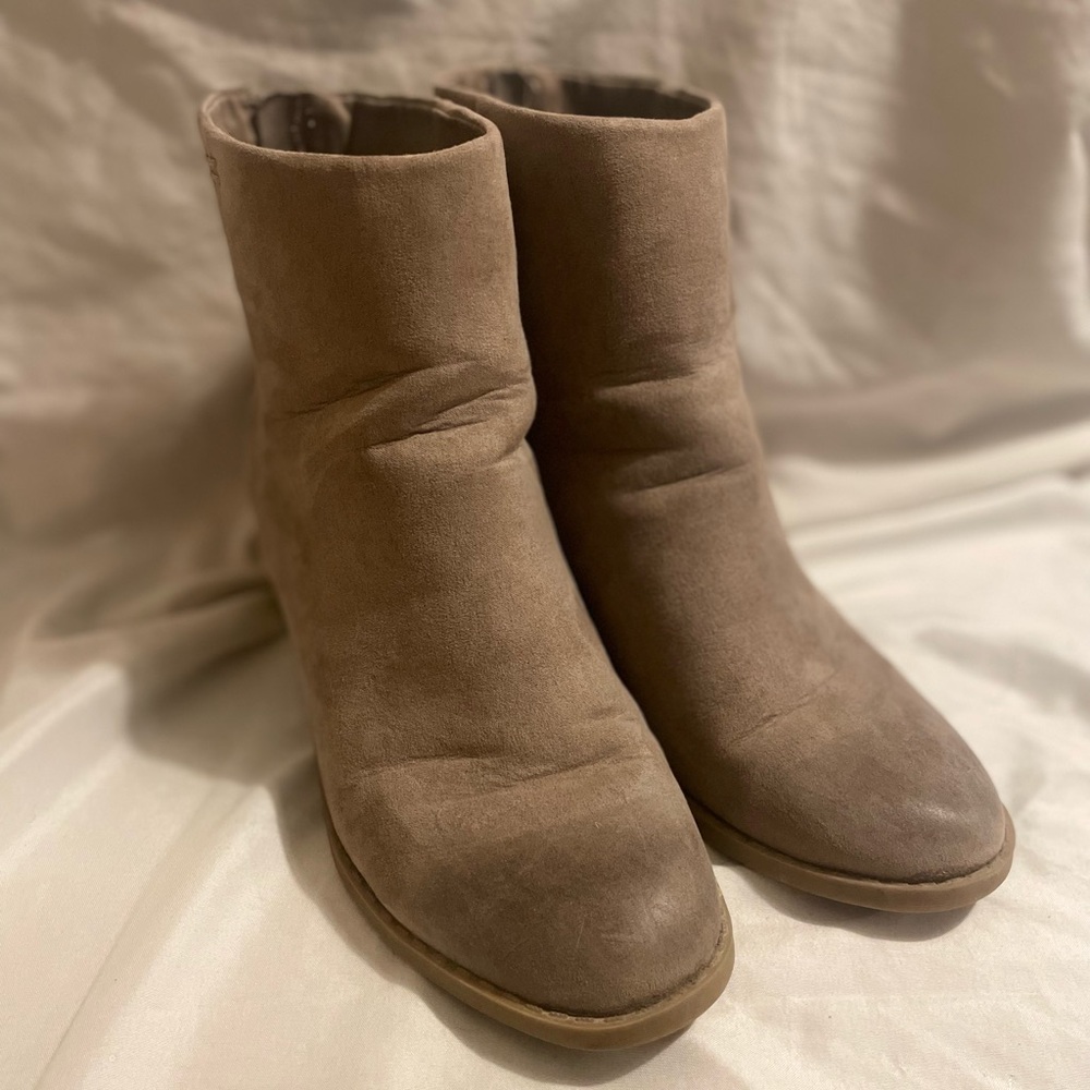 Womens size 10 tan booties